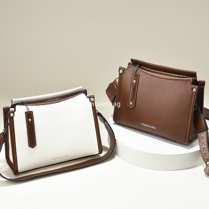 European and American retro women's bag autumn and winter new retro large capacity small square bag simple solid color commuting bag middle-aged 