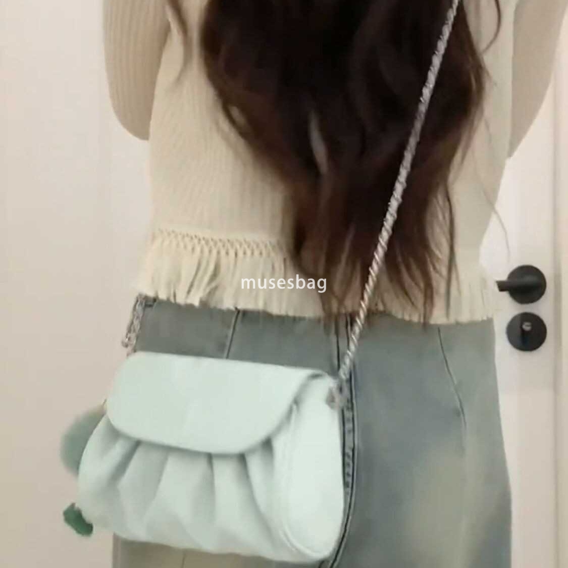 High quality chain texture crossbody small bag for women's new fashionable and versatile mobile phone small bag soft leather summer cloud bag