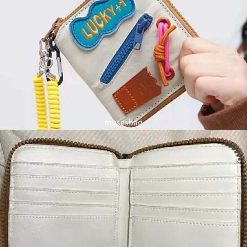 Fashionable women's high-end new Korean version short zipper multi card wallet love niche application practical multi-functional card bag hand-he