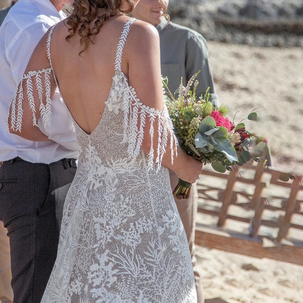 Spaghetti Lace Country Wedding Dresses Sleeveless Backless Long Beach Bridal Gowns Tassel Drop Sleeve Chic Boho Bride Wear
