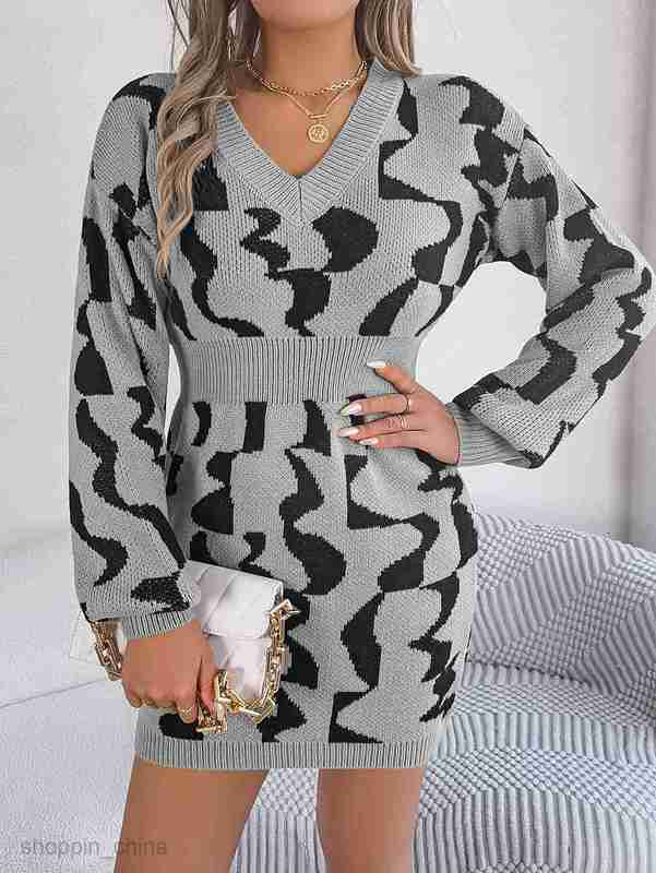 Women Casual Dresses fashion dress Autumn/Winter New V-neck Contrast Color Long sleeved Waist Wrap Hip Woolen Dress for Women