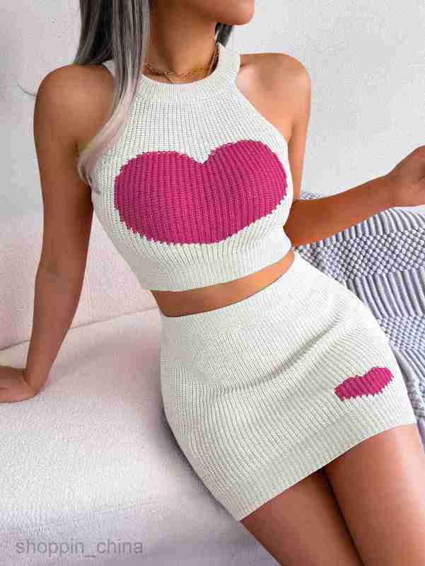 women Two Piece Dress Sets Spring and Summer Leisure Love Color Contrast Naked Top Wrapped Hip Skirt Set Women's Wear