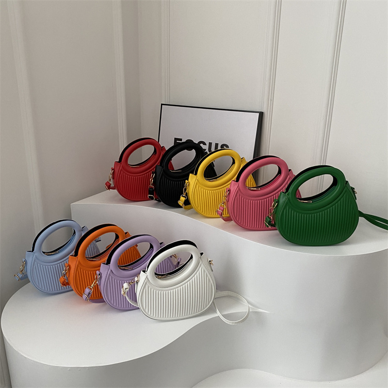 Street trend soft leather pleats personalized trend minimalist ins crossbody bag new spring portable shoulder commuting bag for women