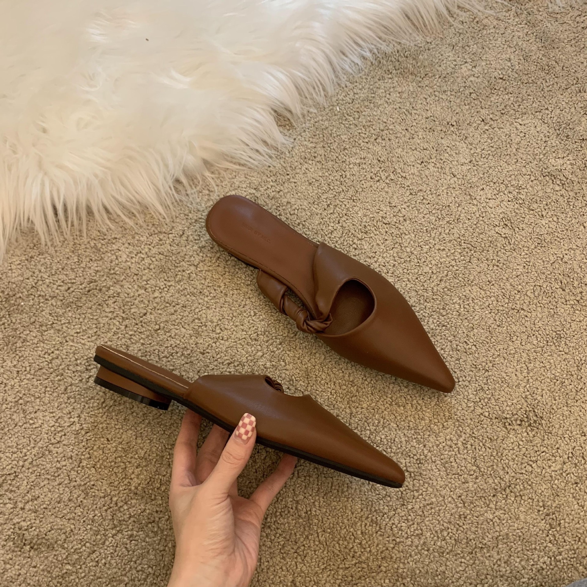 2024 spring new niche design soft-soled semi-toe low-heeled slippers for women to wear French temperament versatile shoes White