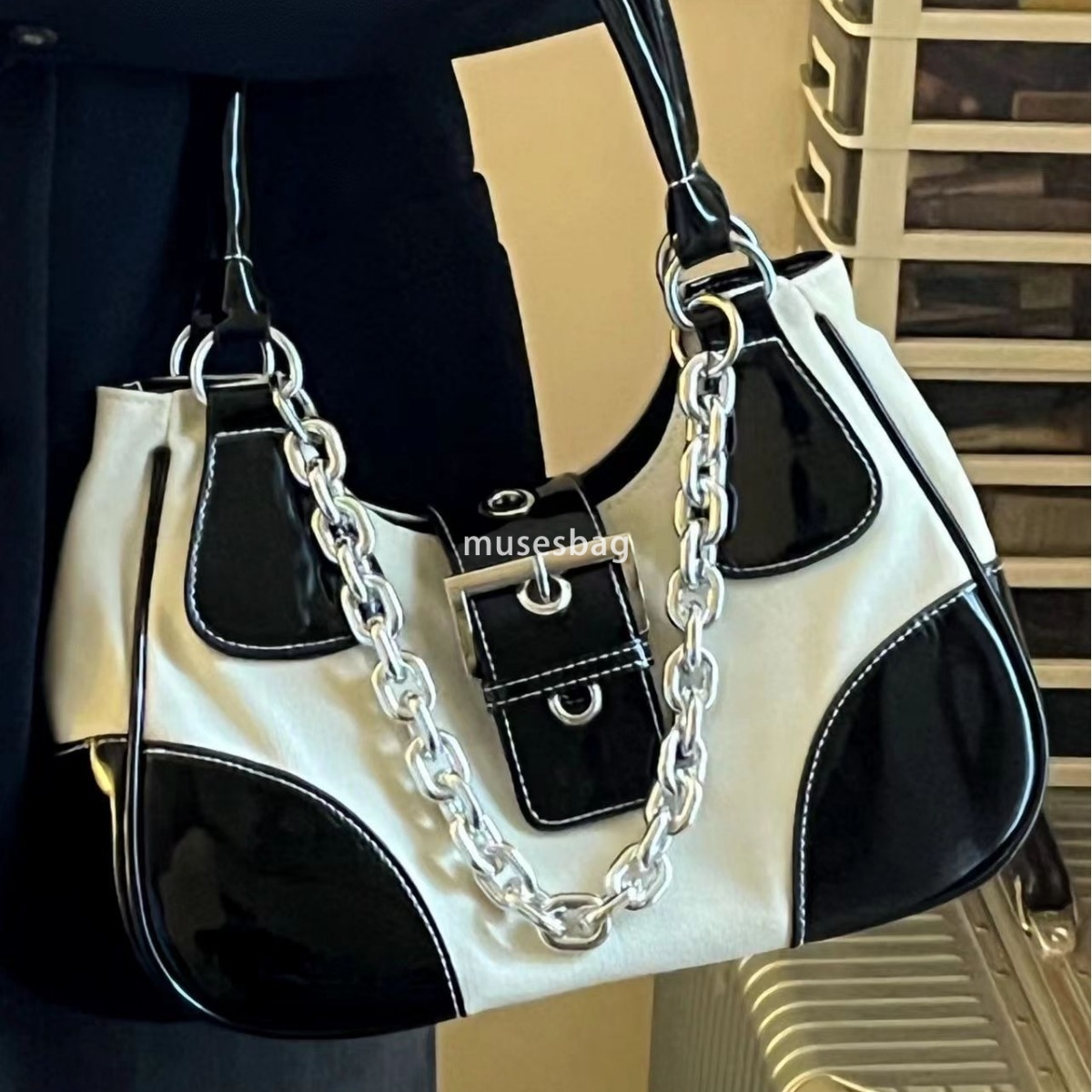 High end vintage bag sweet and cool underarm bag patent leather canvas bag metal chain spicy girl bag women's one shoulder crossbody bag