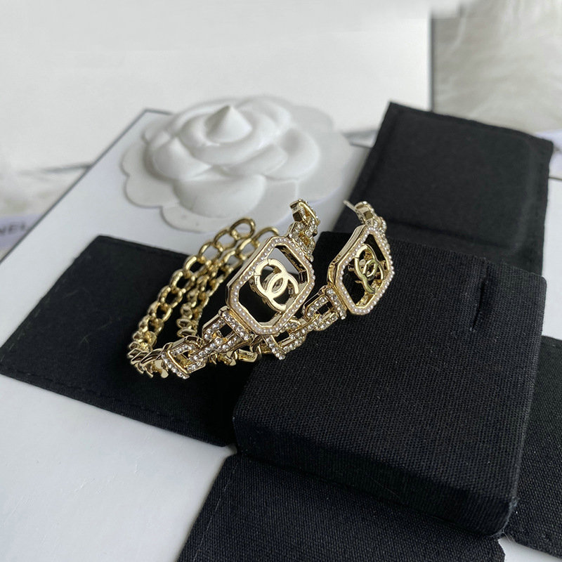 Women Hoop Earrings 18K Gold Plated Luxury Earrings Designer Brand Jewelry Round Stud Earrings Wedding Holiday Gifts