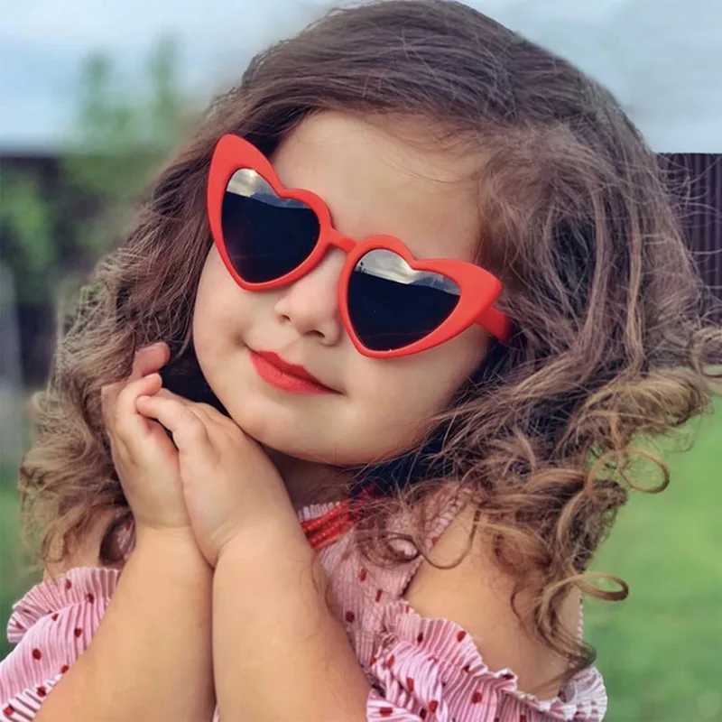 Fashion Cartoon Cute Heart Sunglasses for Kids UV400 Girl Boy Children Lovely Funny Party Outdoor Glasses Sun Shade Eyewear Z260305