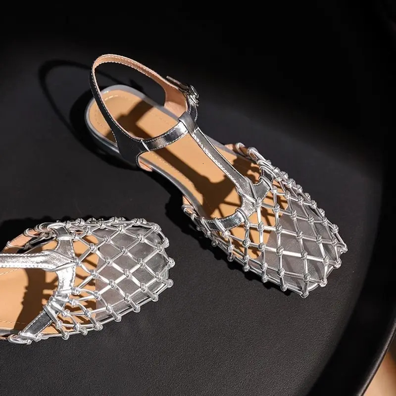 Summer High Quality Retro Style Gold Hollow Mesh Baotou Womens Sandals After Empty Low Heels Fashion Womens Shoes 240627