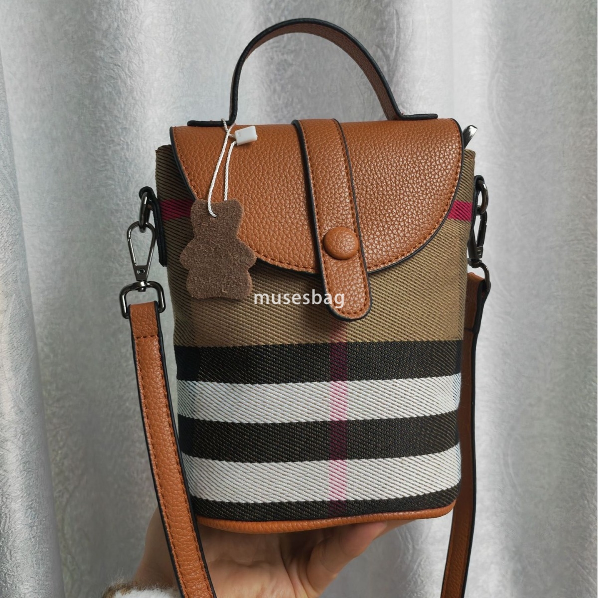 Urban minimalist designer bag with grid pattern new phone bag with retro texture small bucket bag, versatile single shoulder crossbody bag handbag wom