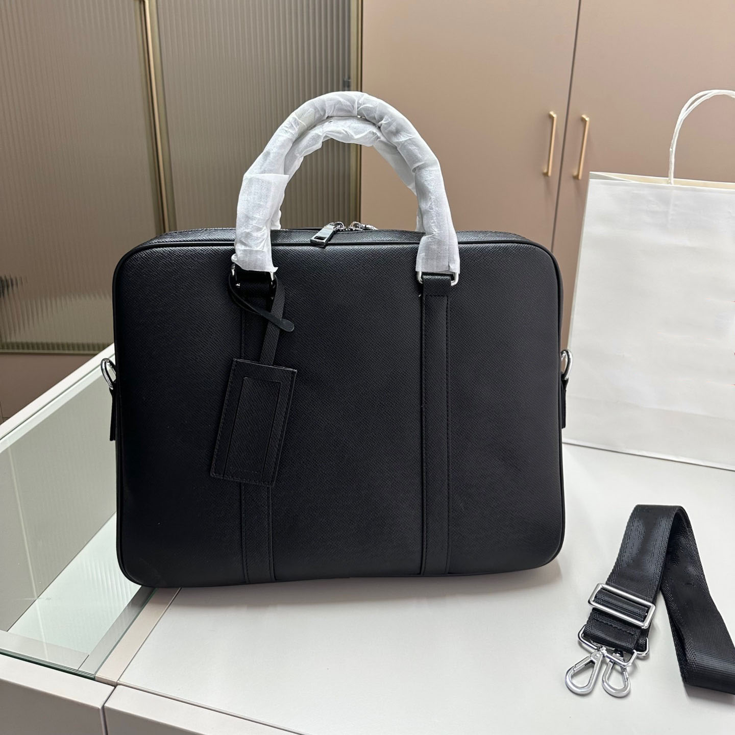 Luxury designer briefcase High-end fashion men's business bag Classic versatile cross-body bag Messenger bag Laptop bag attache document case work bag shoulder bag