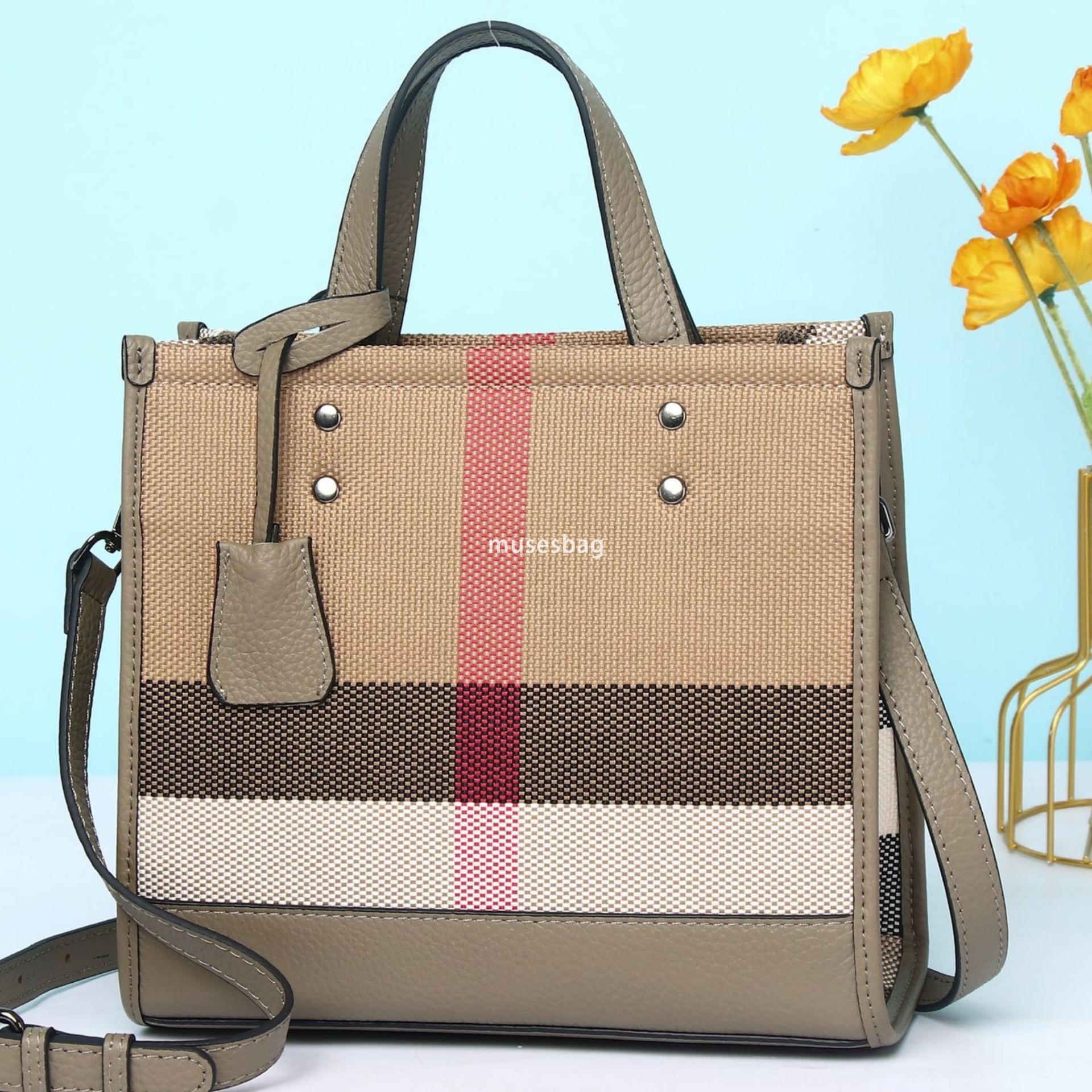 European and American fashion casual leather small square trendy new high-end plaid cowhide hand-held crossbody bag for women f6ba