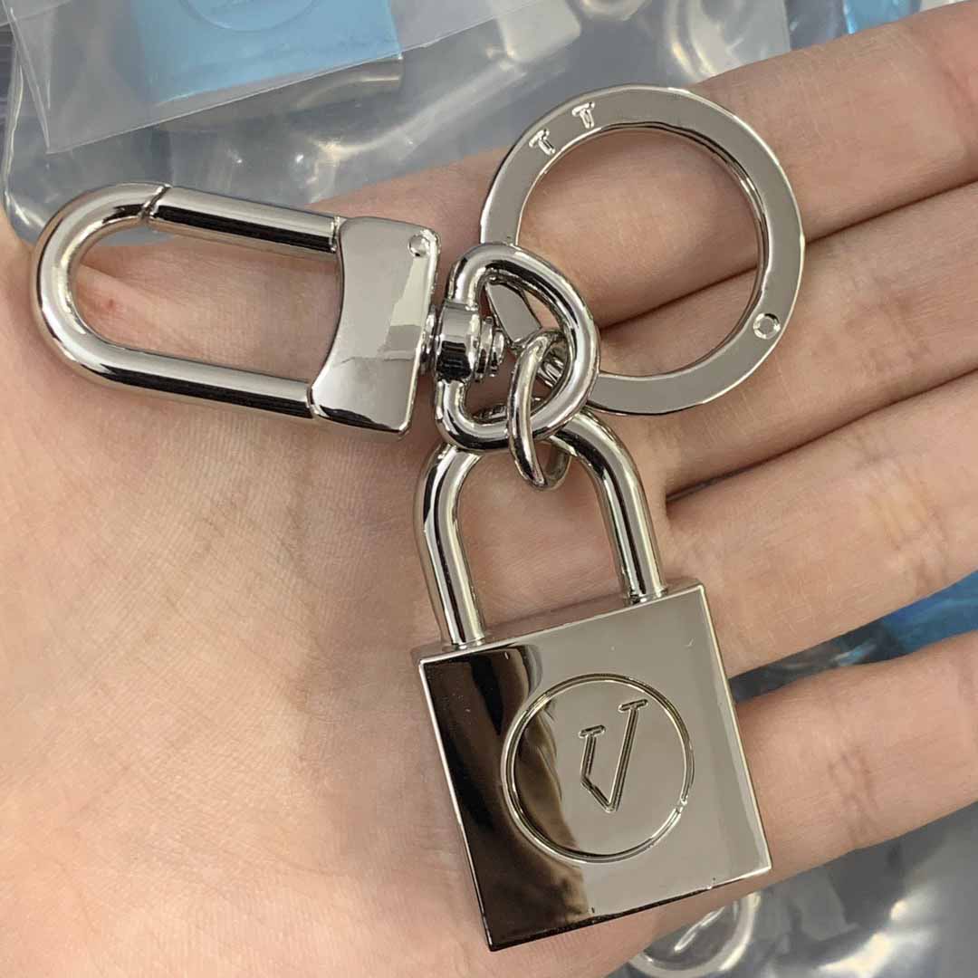 Luxury Keychains Lanyards brand Designer Keychain Fashion Purse Pendant Car Chain Charm Bag Keyring Pendant Trinket Gifts multicolour Accessories