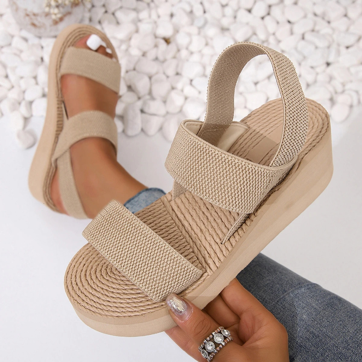 Womens fashion trend anti-slip wear-resistant pure black belt soft soled high-heeled sandals casual sandals 240627
