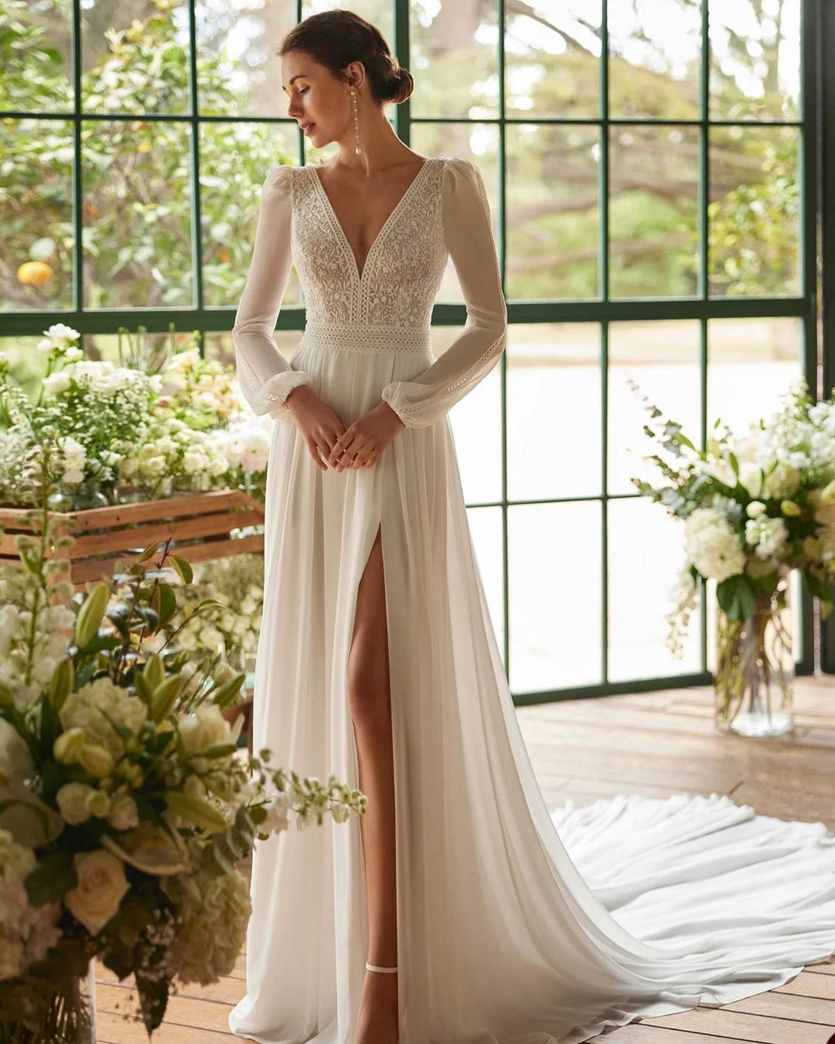 Bohemian A Line Wedding Dresses V Neck Long Sleeve Chiffon Wedding Gowns Lace Appliques Brides Dresses Robes De