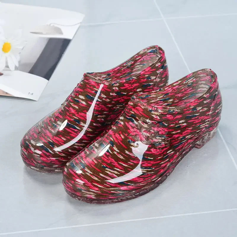 Spring and Summer Rain Shoes Female Low-top Water Boots Short Tube Kitchen Non-slip Water Shoes Shallow Mouth Rubber Shoe 240627