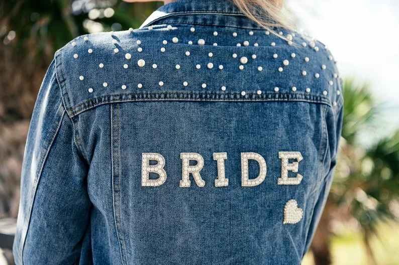BRIDE Rhinestone Custom Bridal Denim Jacket Future Mrs Wedding Jackets Wifey Name Pearl Detailing Personalized Bridal Party Coat 240618