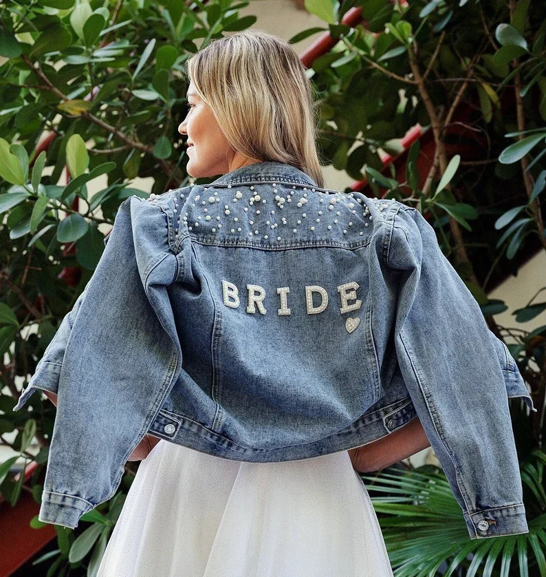 BRIDE Rhinestone Custom Bridal Denim Jacket Future Mrs Wedding Jackets Wifey Name Pearl Detailing Personalized Bridal Party Coat 240618