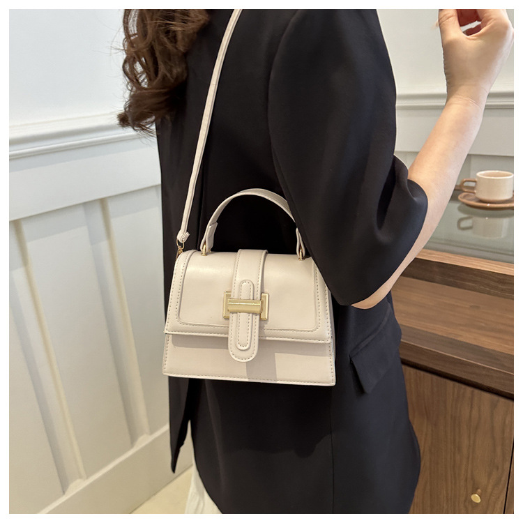 Crossbody Bag: hot Versatile & Stylish Women's Shoulder Handbag (Black)