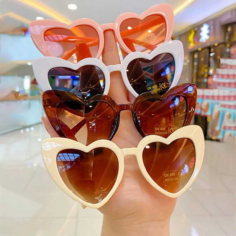 Fashion Cartoon Cute Heart Sunglasses for Kids UV400 Girl Boy Children Lovely Funny Party Outdoor Glasses Sun Shade Eyewear Z260305