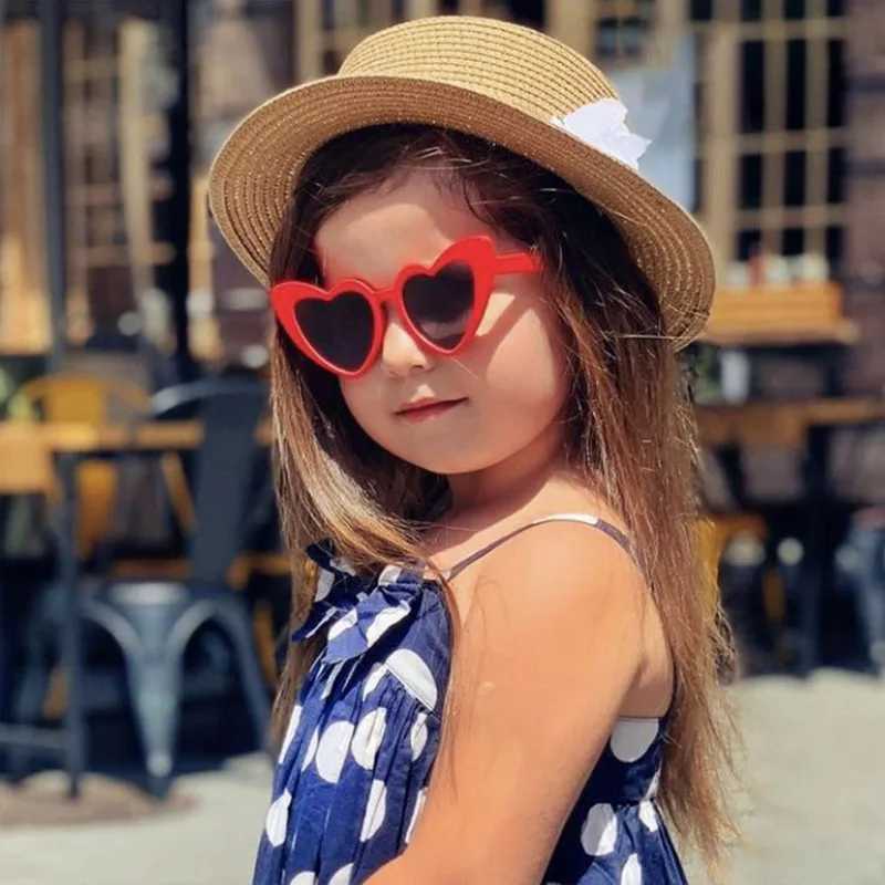 Fashion Cartoon Cute Heart Sunglasses for Kids UV400 Girl Boy Children Lovely Funny Party Outdoor Glasses Sun Shade Eyewear Z260305