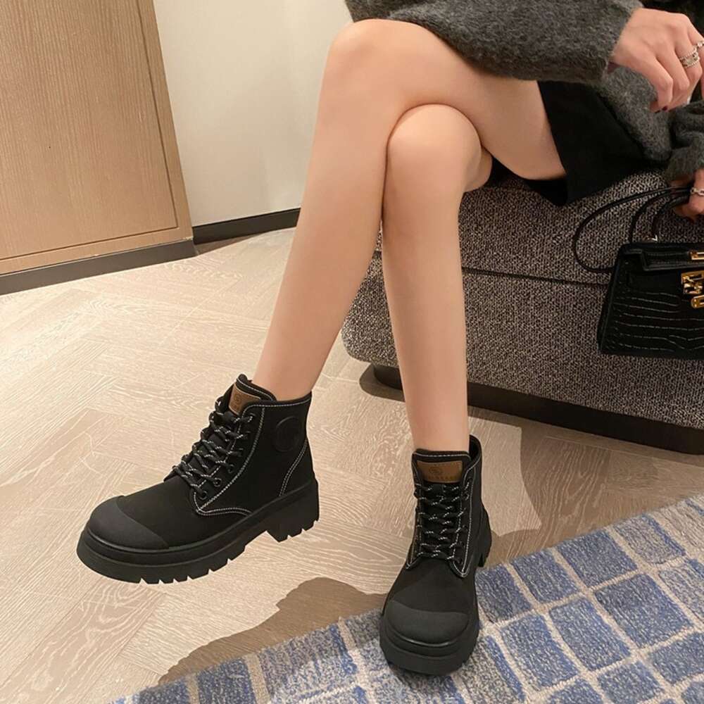 Short Women's 2023 Autumn/Winter New British Style Thick Sole Lace up Work Casual Martin Boots