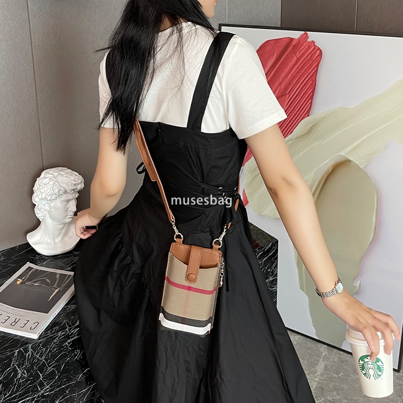 High grade leather mobile phone bag single shoulder crossbody bag new women's bag contrasting checkered canvas fashionable and versatile bag