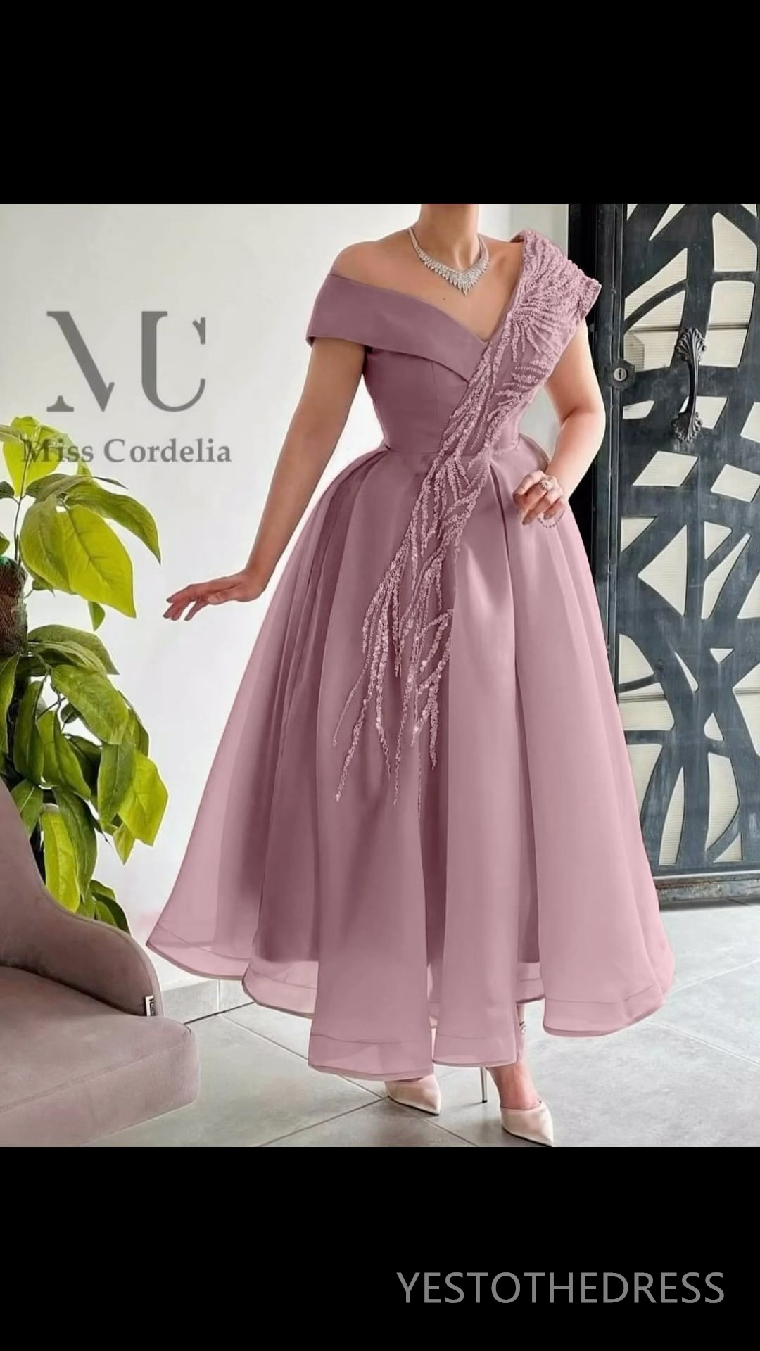 2024 Nuke Mother Of The Bride Dresses V Neck Mother's Dress Appliqued Beaded Lace Puffy Organza Ankle-Length Gowns for Groom's Mum Elegant E