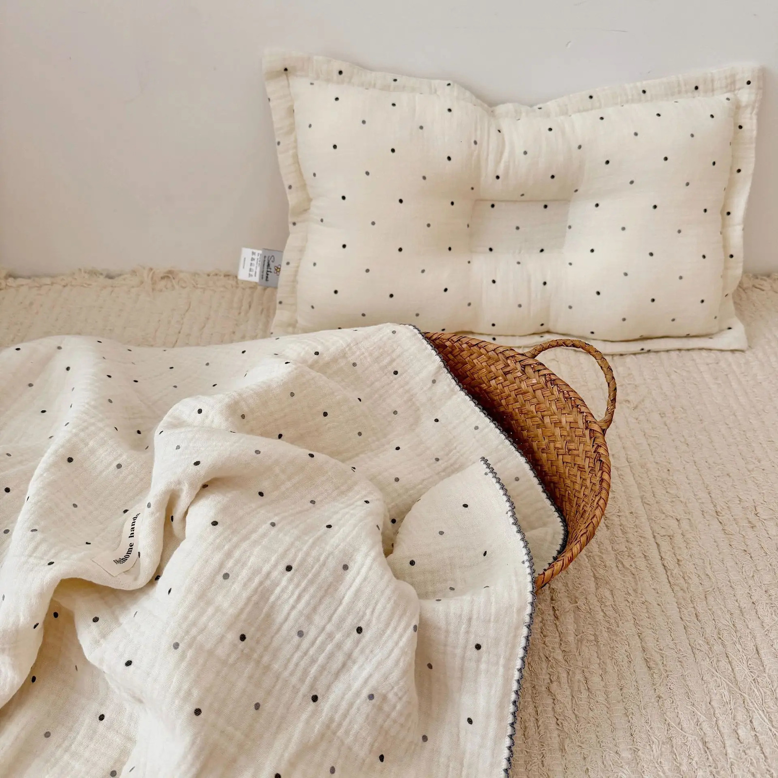 Baby Swaddle Blankets Summer 4 Layers Muslin Baby Blanket For Girl Boy Soft Cotton Receiving Blanket Toddler Sleeping Crib Quilt 240627