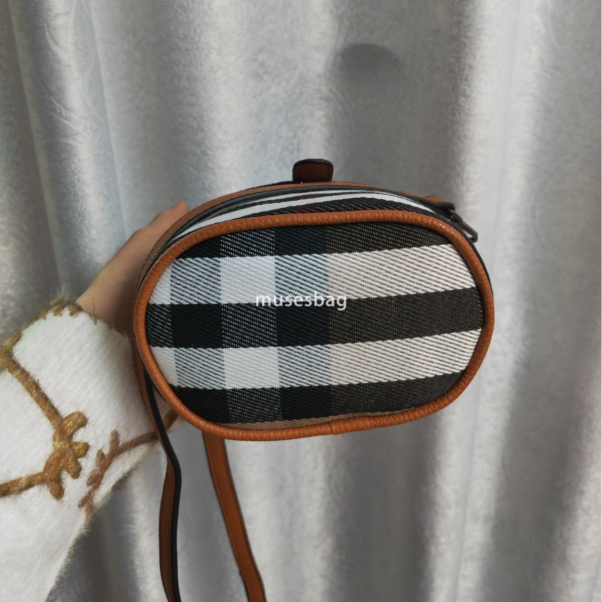 Urban minimalist designer bag with grid pattern new phone bag with retro texture small bucket bag, versatile single shoulder crossbody bag handbag wom