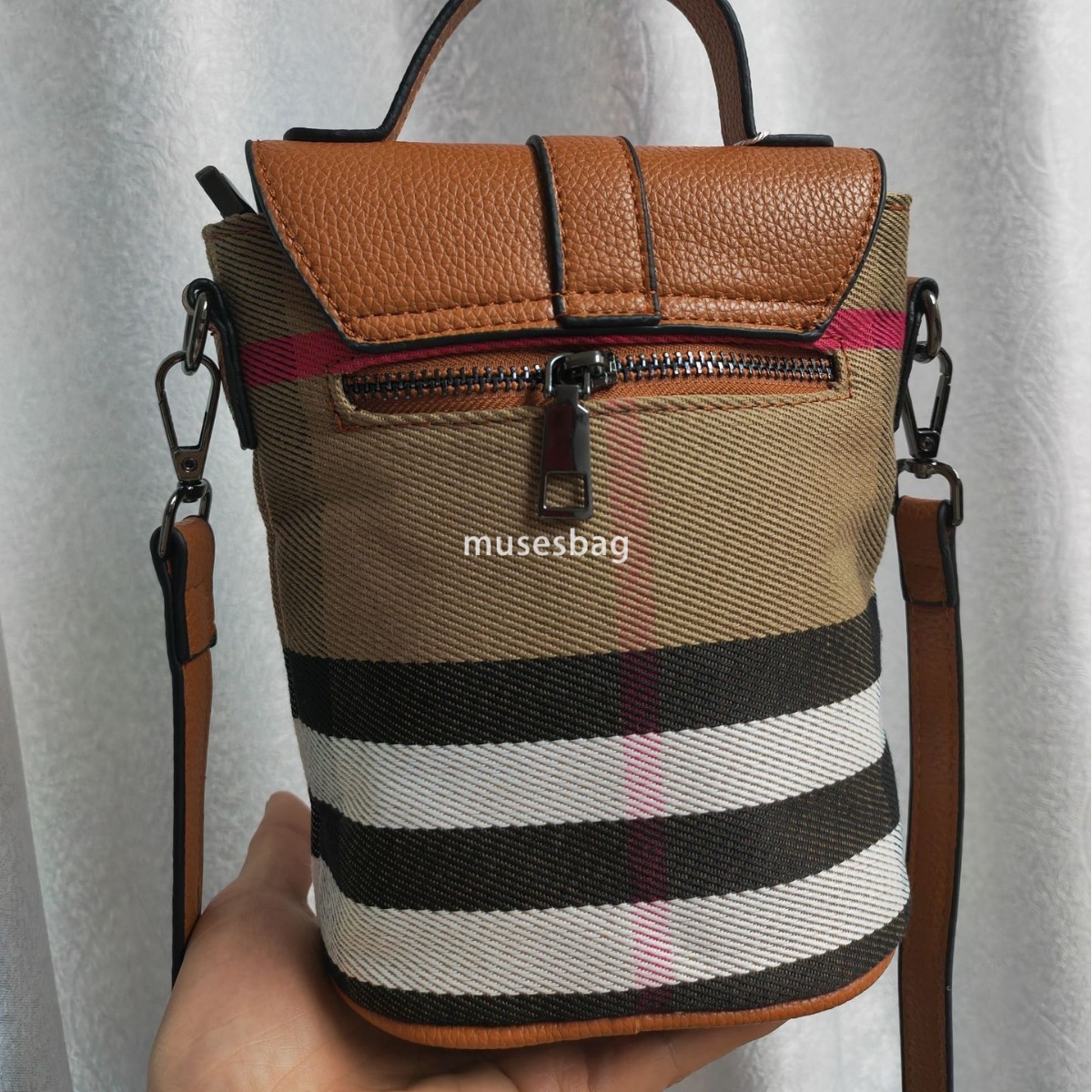Urban minimalist designer bag with grid pattern new phone bag with retro texture small bucket bag, versatile single shoulder crossbody bag handbag wom
