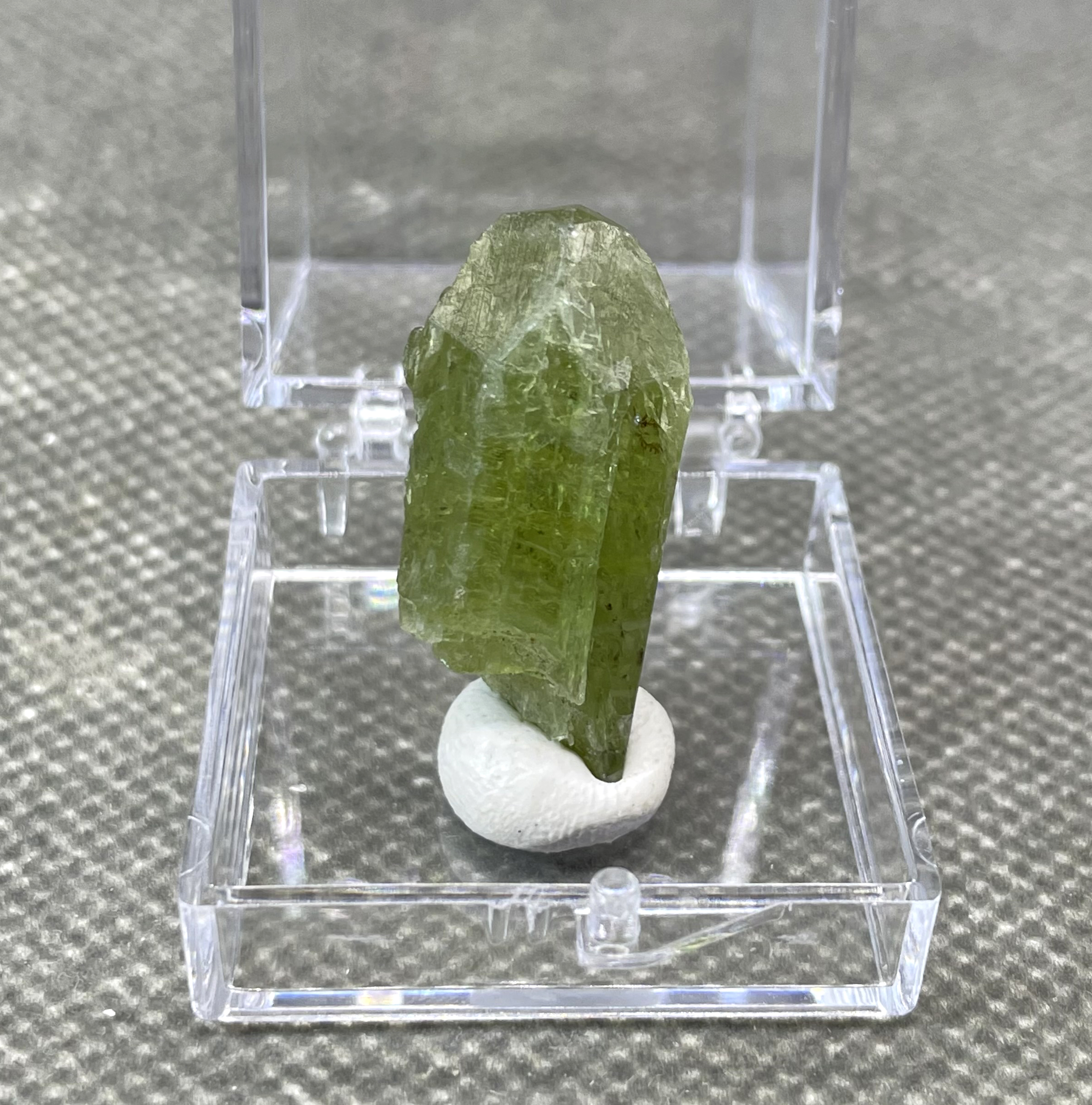 Very rare! 100% Natural Afghanistan diopside Mineral specimen stones and crystals quartz gemstones + box size 3.4cm