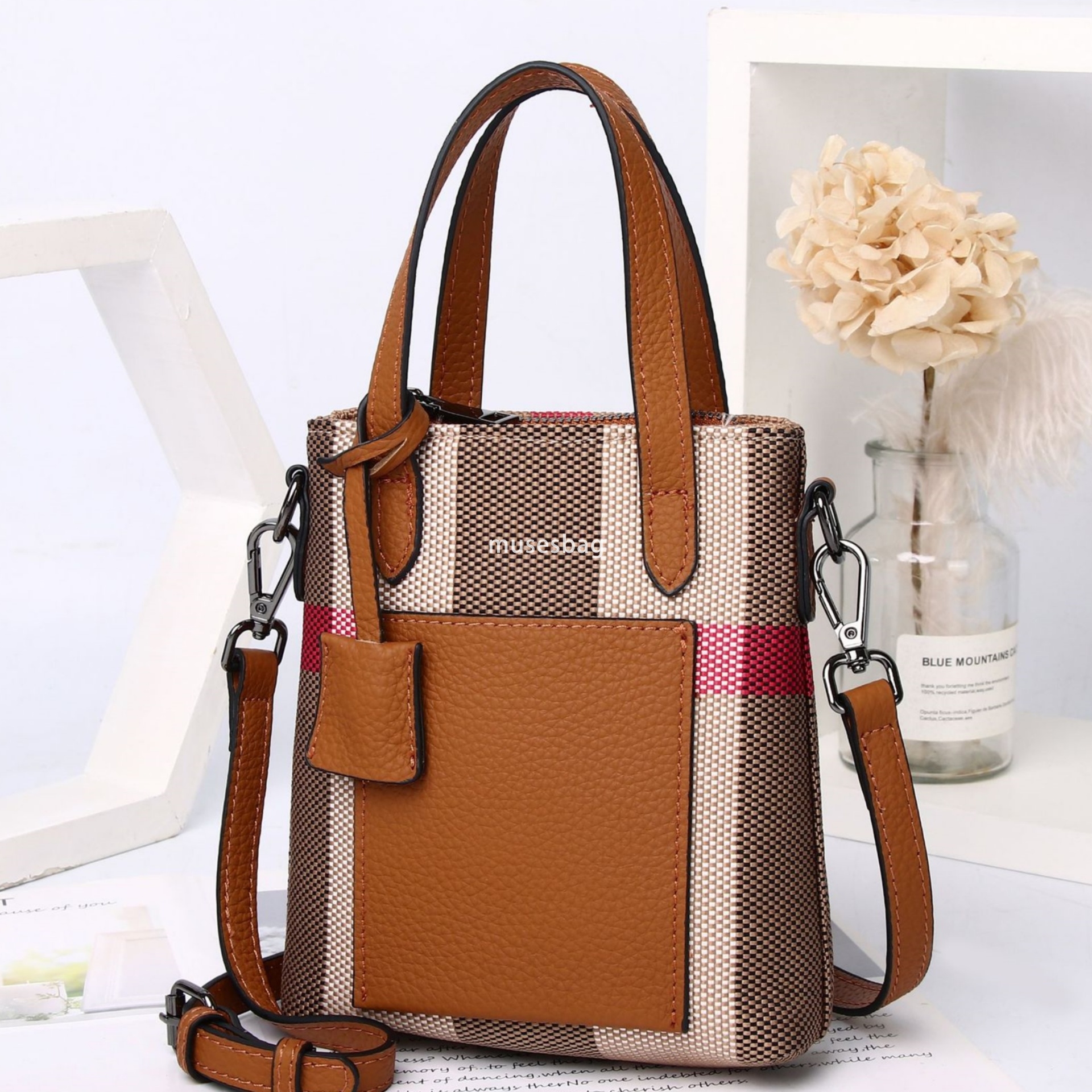 European and American light luxury checkered canvas leather phone case with retro contrasting color large brand mini women's crossbody bag pleate