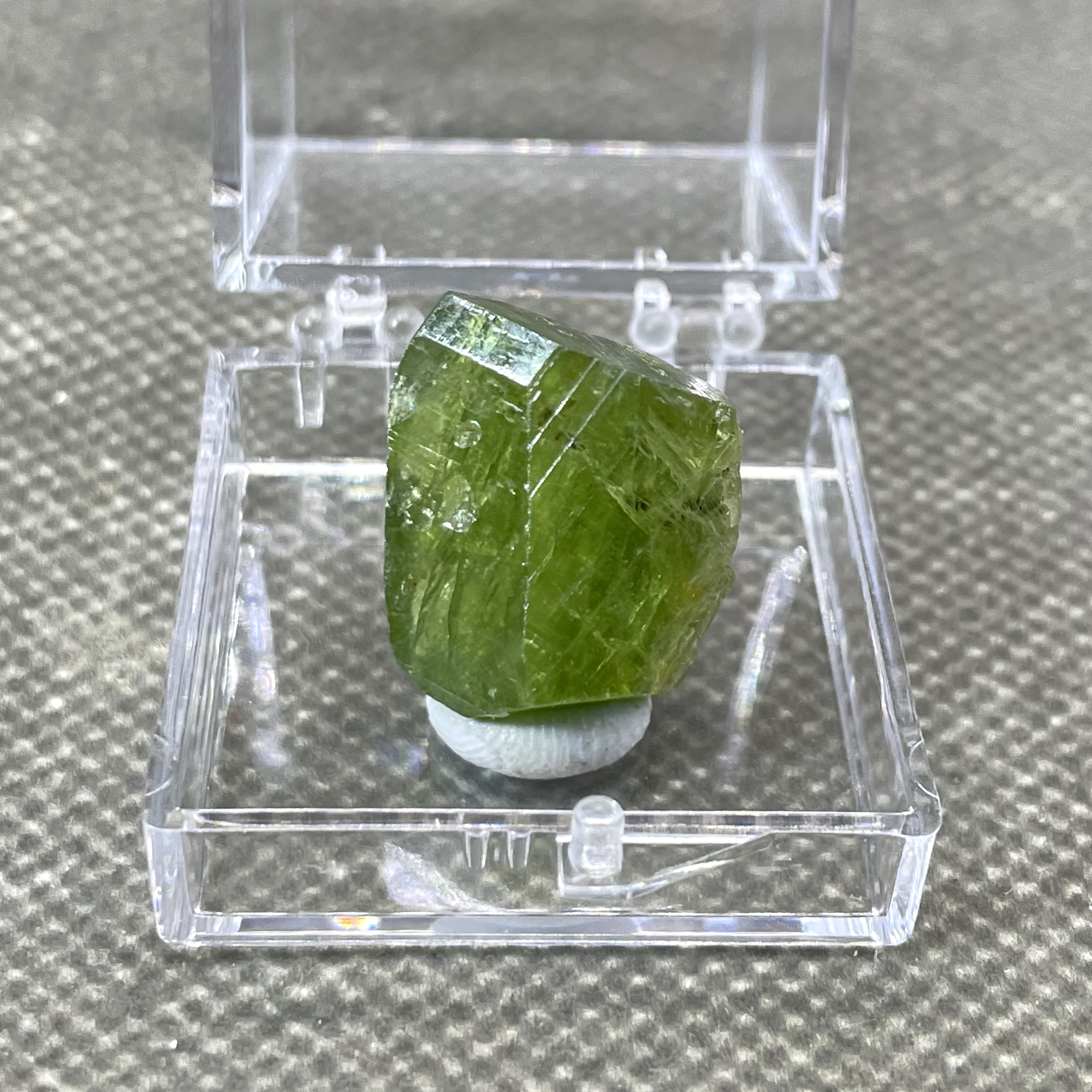 Very rare! 100% Natural Afghanistan diopside Mineral specimen stones and crystals quartz gemstones + box size 3.4cm