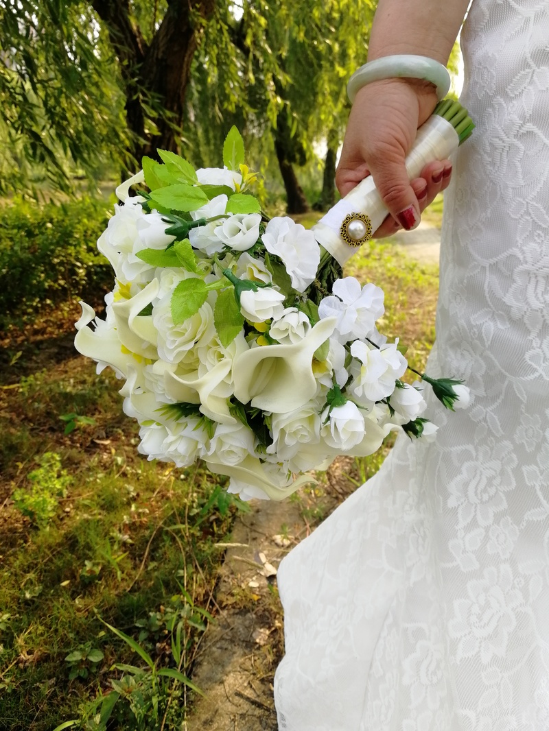 Ivory Roses with Calla Lilies Round Wedding Bouquet Bridal Flower Silk Fabric Mariee