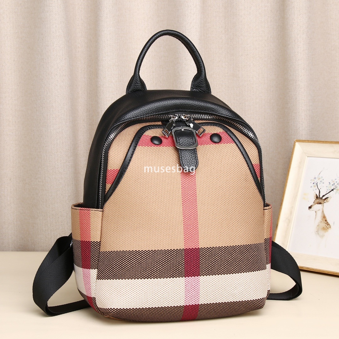 A niche design European and American retro leather canvas backpack women's new daily travel backpack commuting essential crossbody bag handbag