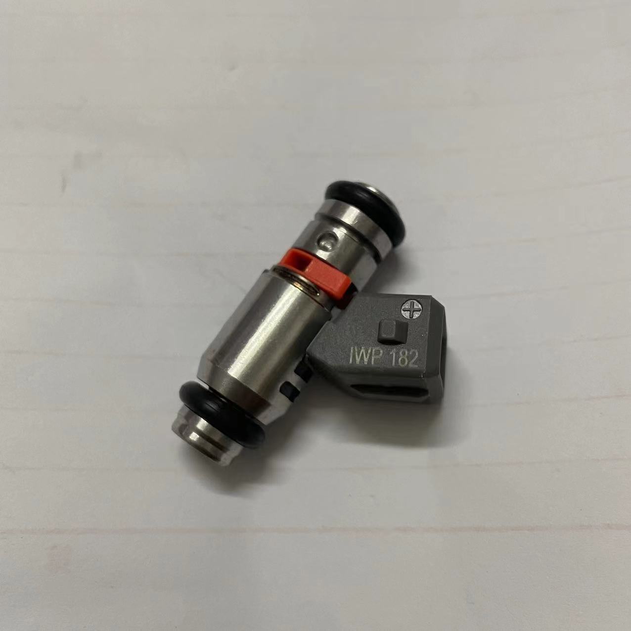 OEM IWP182 Fuel Injector Nozzle for Piaggi-o Giler-a Ves-pa PI8732885 GTS250 300 IWP 182 IWP182