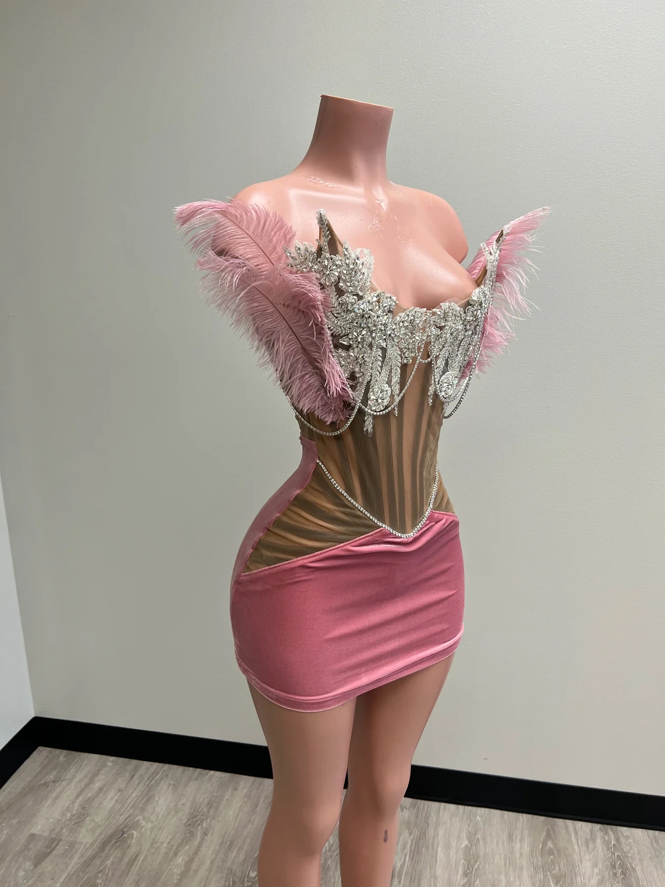 Crystals Pink Short Prom Dresses For Black Girls Feather See Through African American Cocktail Dresses Birthday Party Homecoming Gowns J021