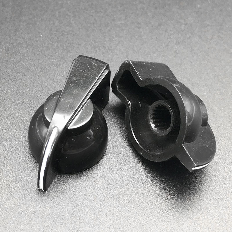 100pcs Plastic Guitar AMP Amplifier Knob Gutiarra Effect Pedal Chicken Head Knob Black White for Choose Wholesale