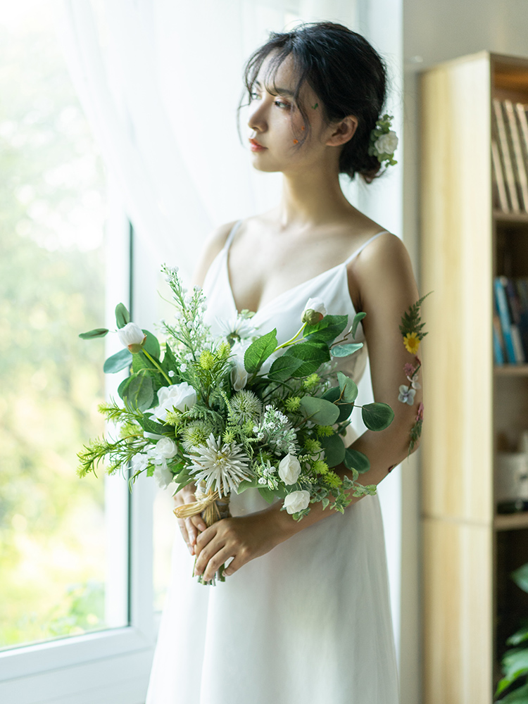 JaneVini Romantic White Bridal Bouquets Artificial Silk Rose Boho Bouquet Green Leaves Bridesmaid Holding Flowers Bouket Wedding