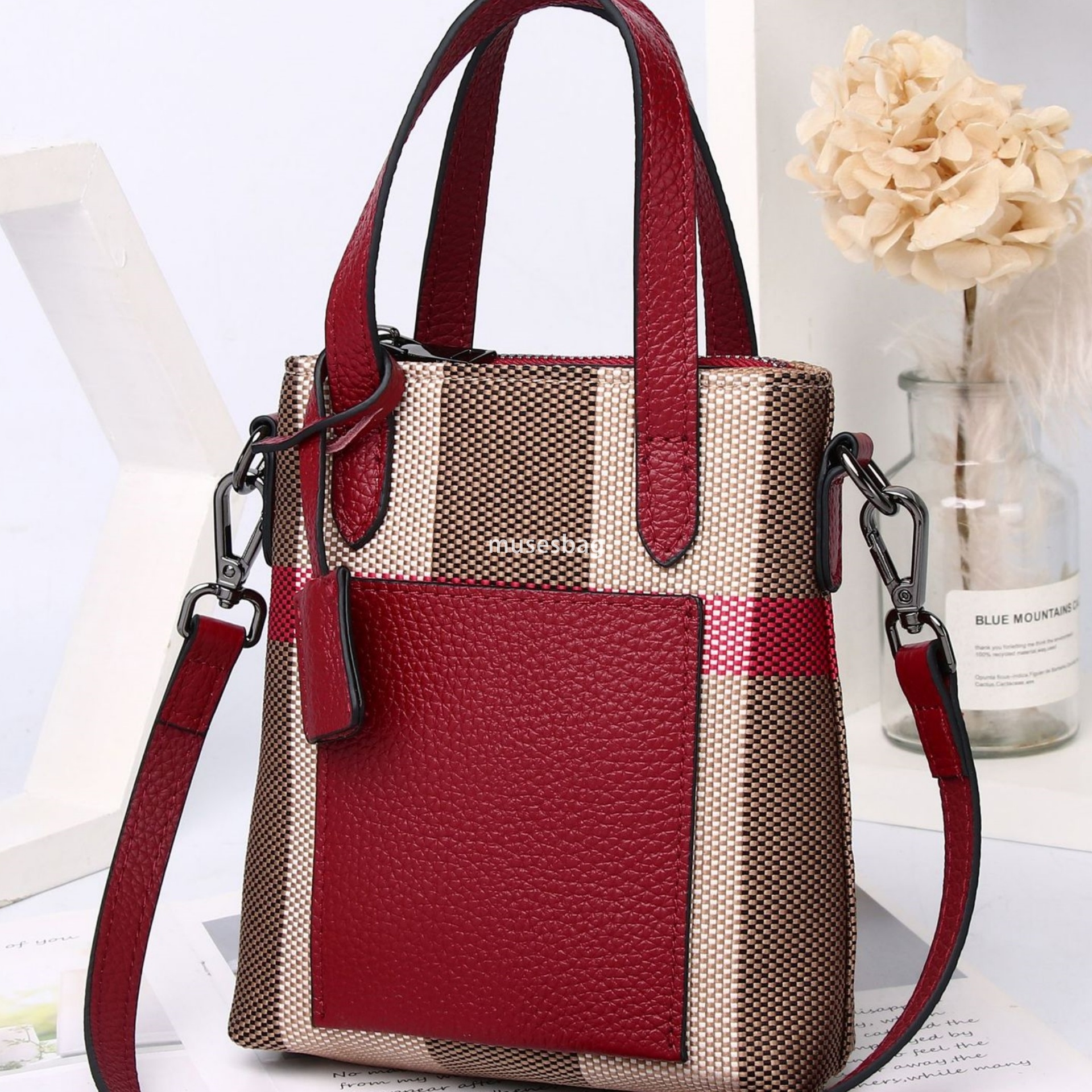 European and American light luxury checkered canvas leather phone case with retro contrasting color large brand mini women's crossbody bag pleate