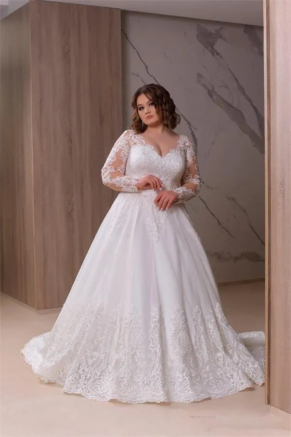 V-Neck Plus Size Wedding Dresses Long Sleeves Lace Appliques A-Line Bridal Gowns Illusion Heart Back Chapel Train Classic White Ivory Vestido de Novia