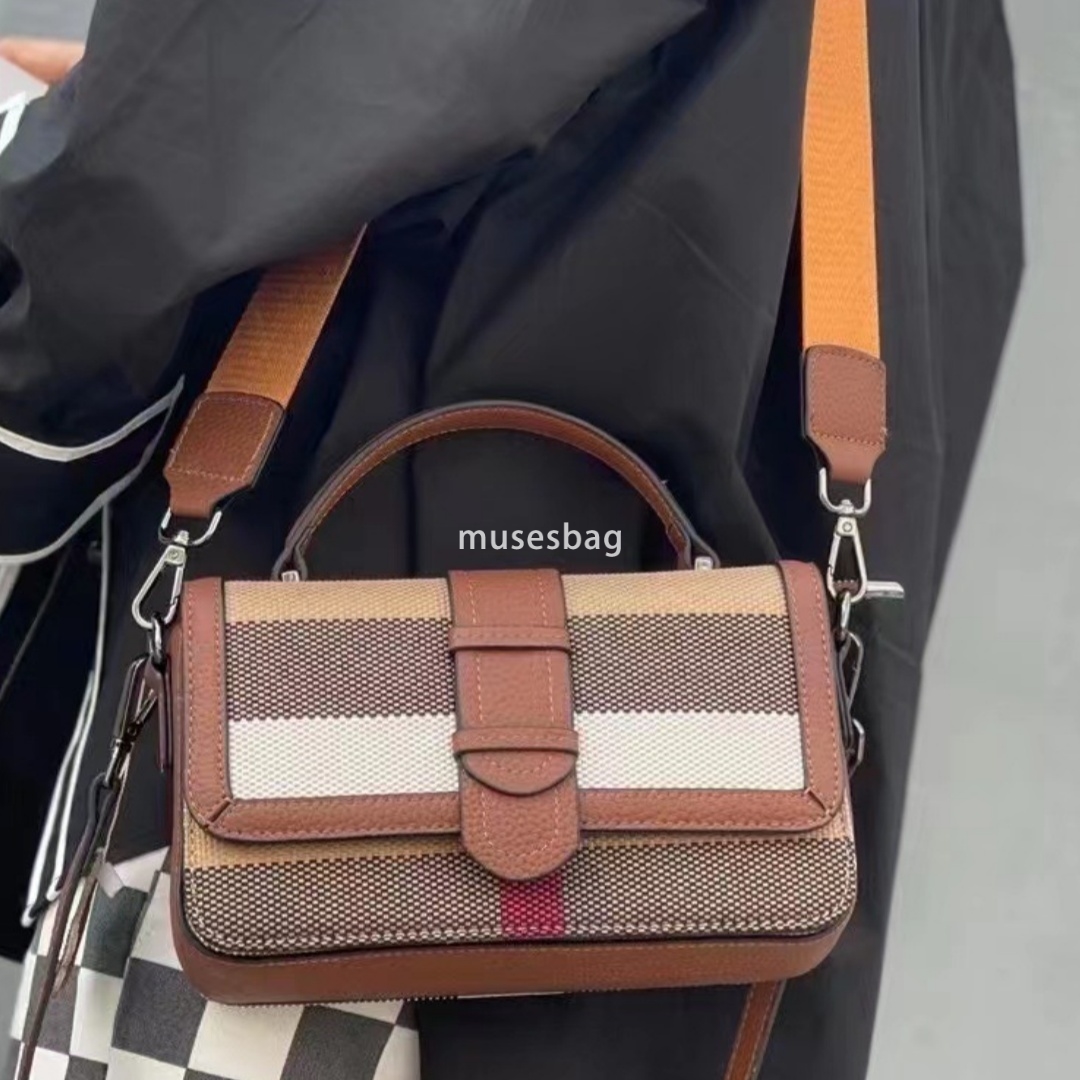 A niche design with high-end western-style leather plaid crossbody small bag for women's trendy new fashionable cowhide and internet famous small