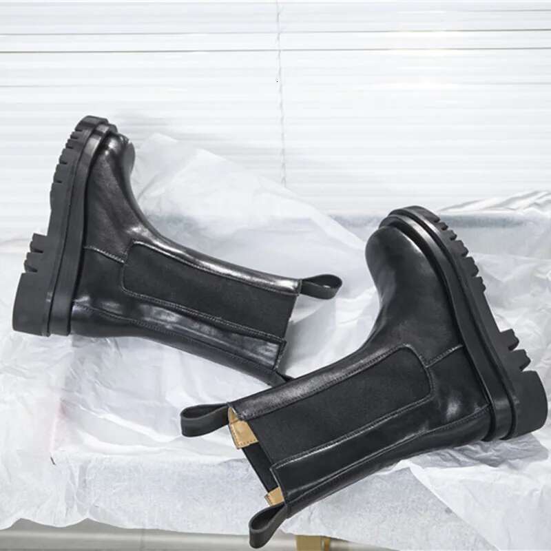 Fashion Chunky Women Medium New Autumn Winter Casual Thick Soled Slip-On Short Boots Plush Black Leather Woman Shoes