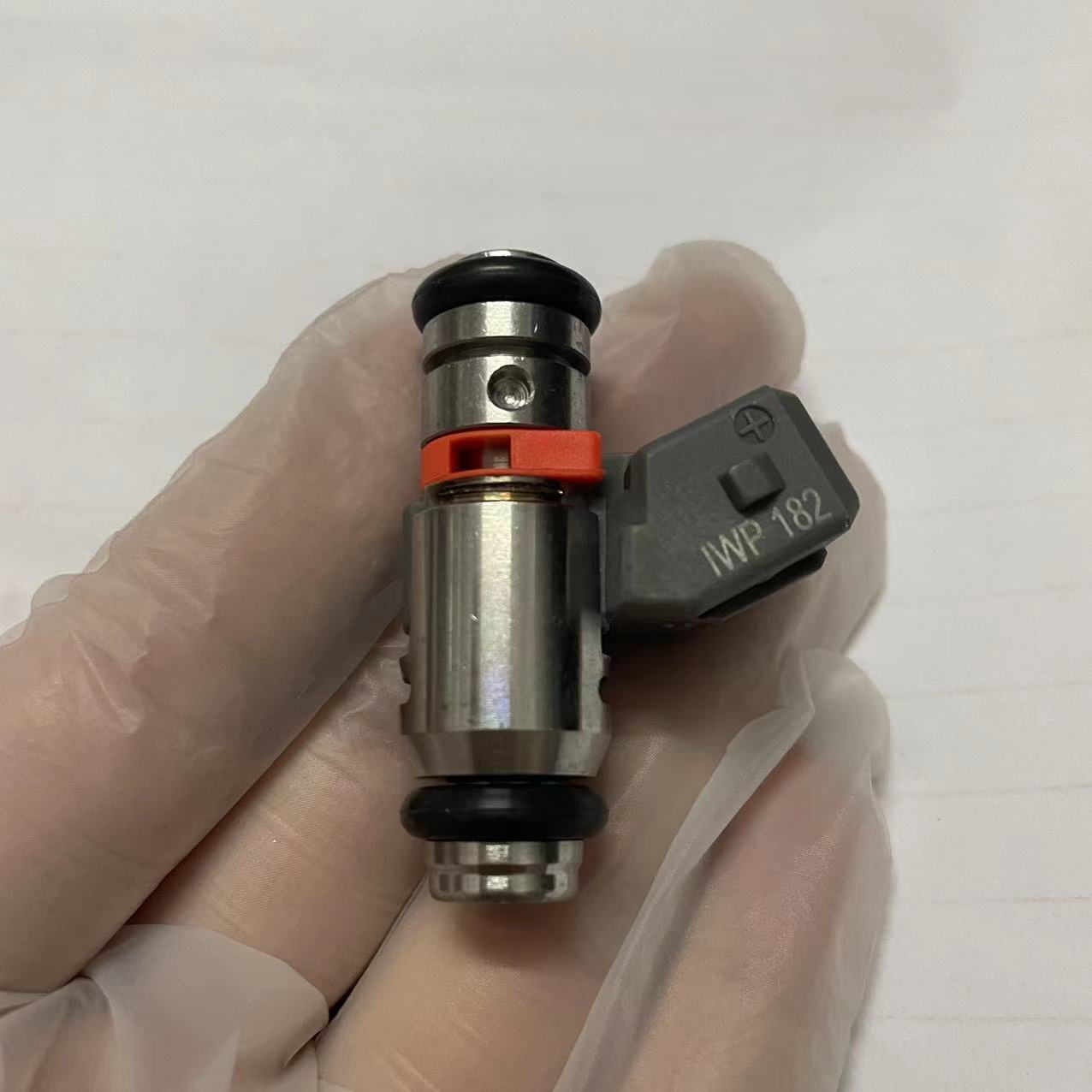 OEM IWP182 Fuel Injector Nozzle for Piaggi-o Giler-a Ves-pa PI8732885 GTS250 300 IWP 182 IWP182