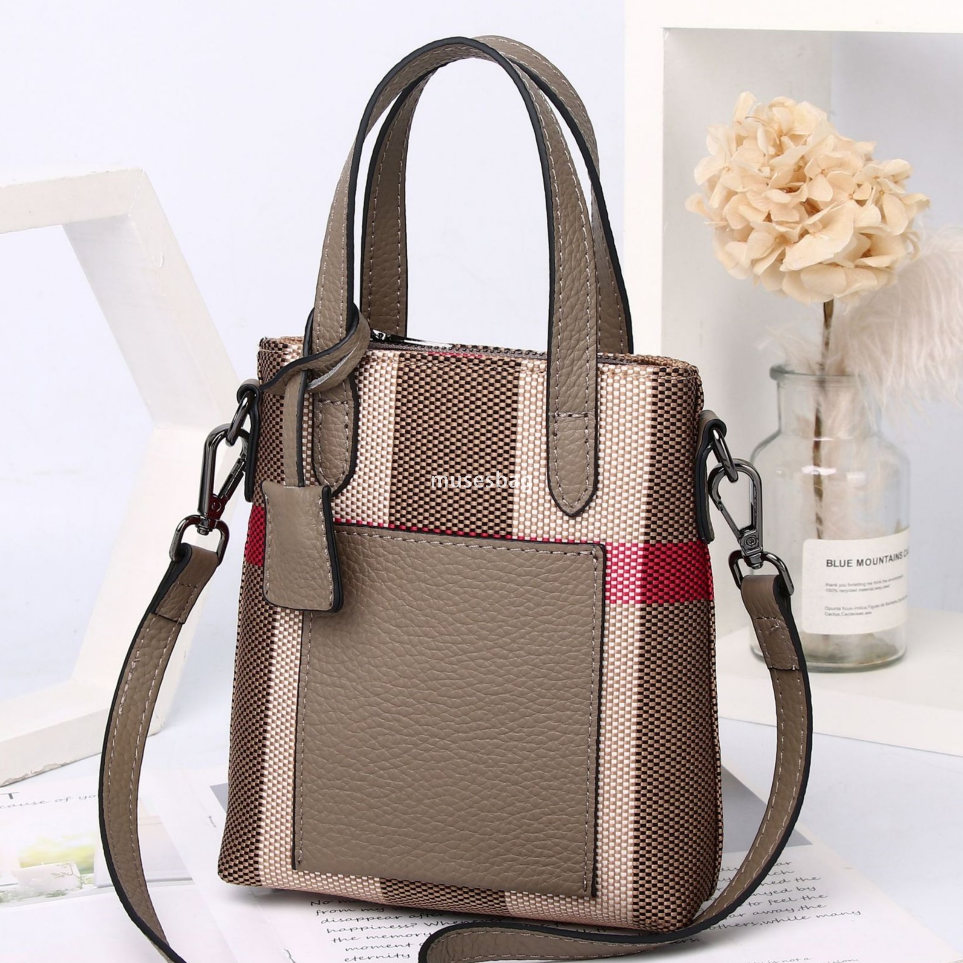 European and American light luxury checkered canvas leather phone case with retro contrasting color large brand mini women's crossbody bag pleate