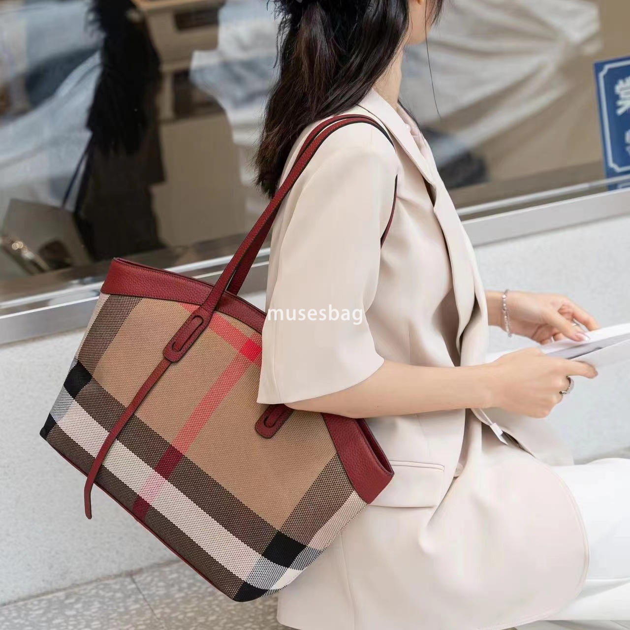 Niche design European and American retro new high-end fashionable soft leather canvas plaid mother's shoulder tote large capacity underarm bag cf