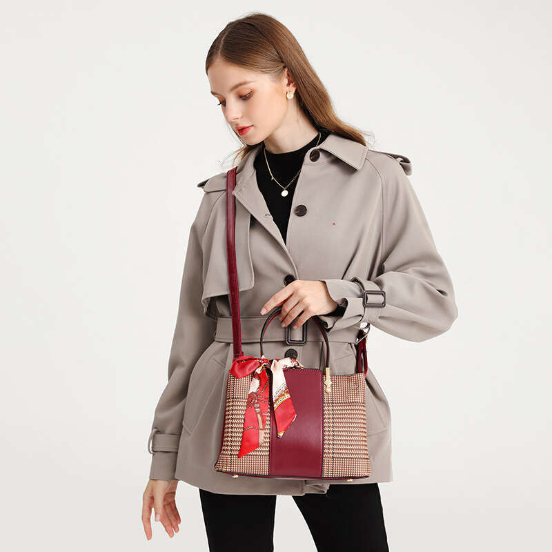 Day Gift Mother's for Mom: New Grandmother's Style Middle aged Large Capacity Wedding Bag, Women's Handbag, One Shoulder