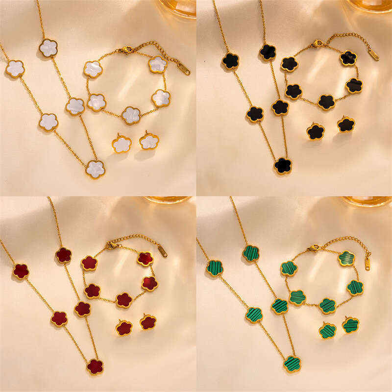 Necklaces, bracelets, earrings, fashion jewelry brand designers of stainless steel lucky four-leaf wers, for women to create a new style