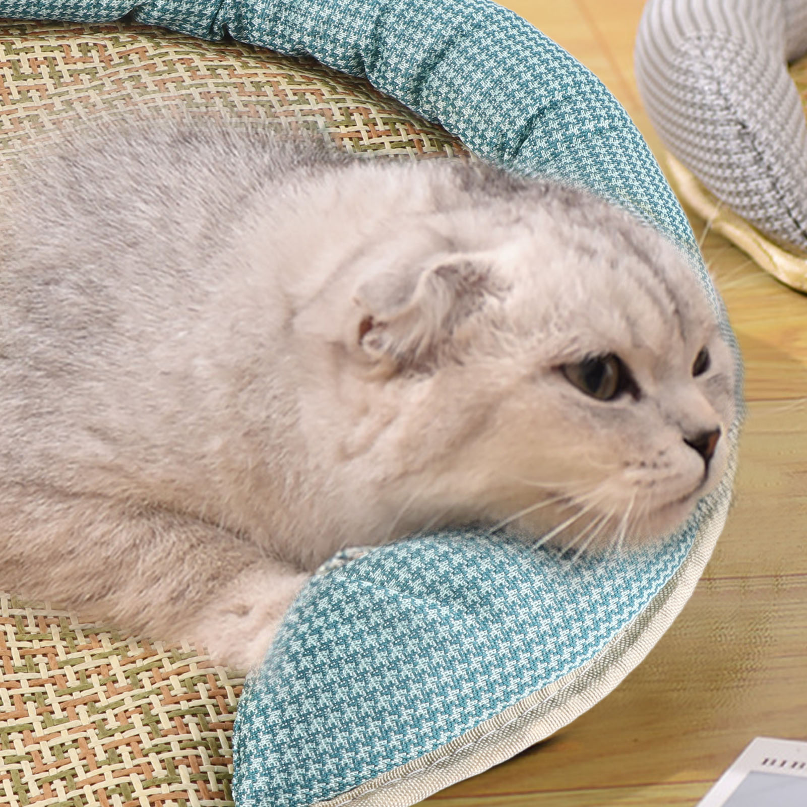 Pet Cooling Mat Summer Waterproof Breathable Soft Comfortable Hand Woven Cat Cool Rattan Pad For Indoor