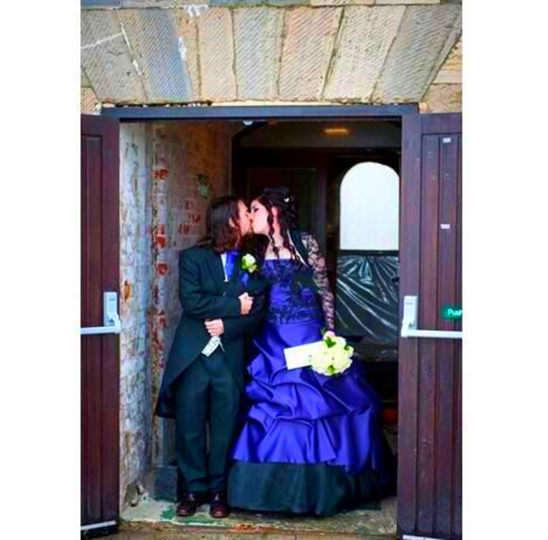 Royal Blue And Black Gothic Wedding Dresses With Lace Jacket Ruched Long Train Plus Size Bridal Gowns Satin Vintage Bride Dress Vestido De Novia